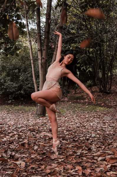 Performer LauLopez Photo 1