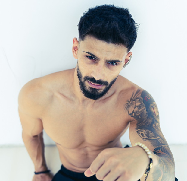 Performer FrankDecker Photo 5