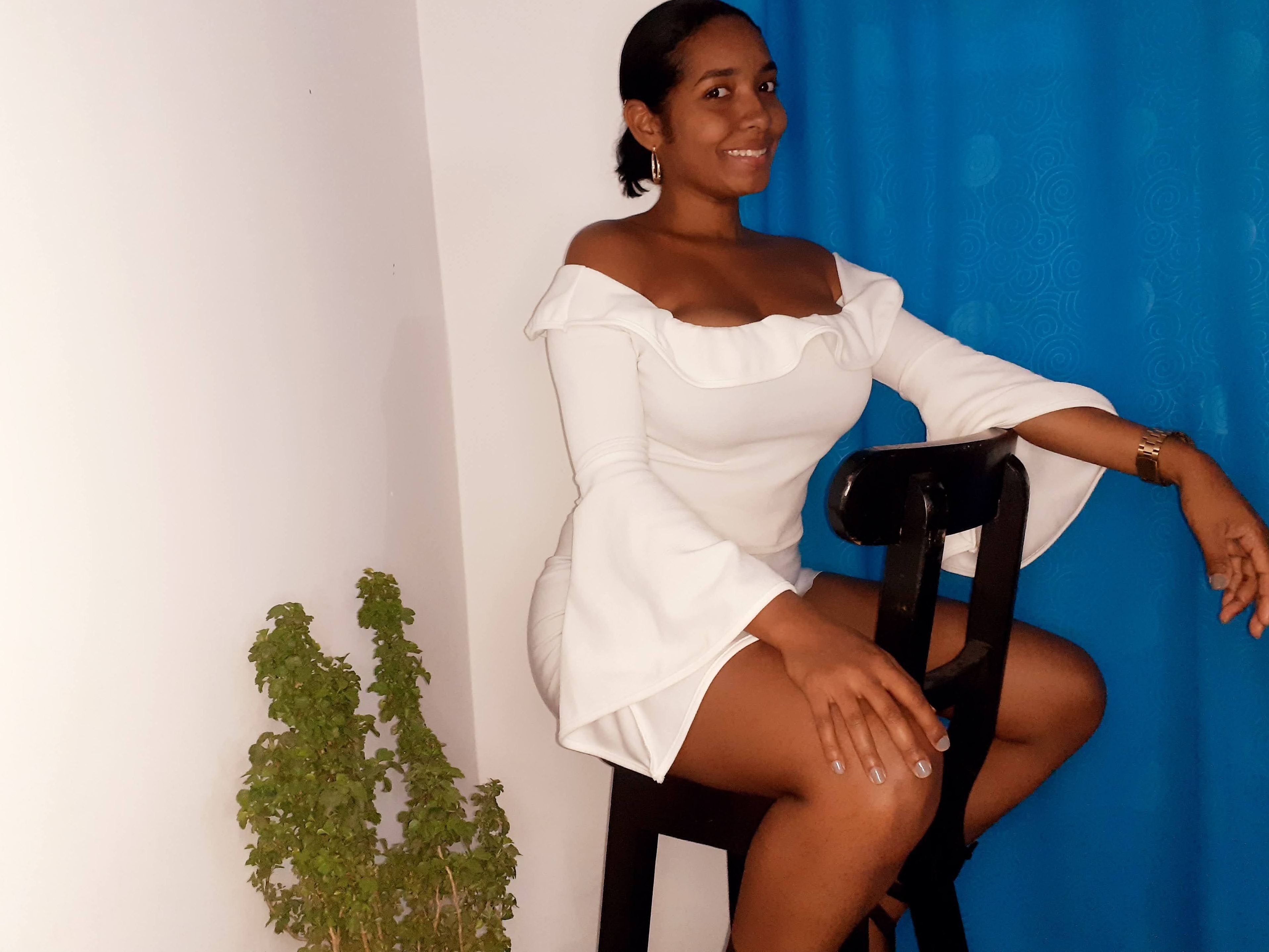 Image de profil du modèle de webcam AlondraBarbosa