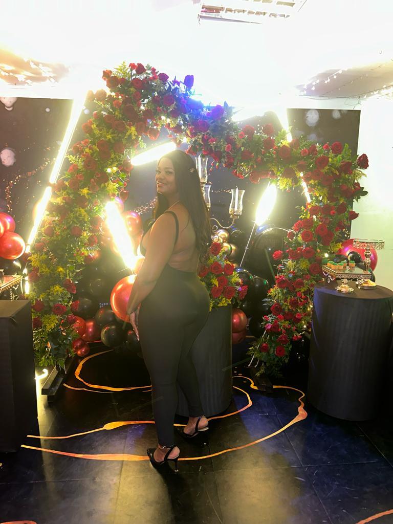 Performer LauraSaenzz Photo 7