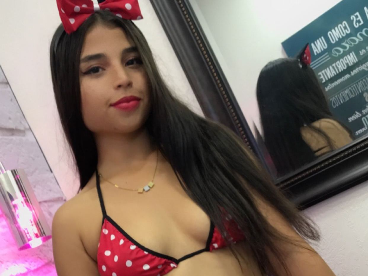 Foto de perfil de modelo de webcam de CristalSimonss 