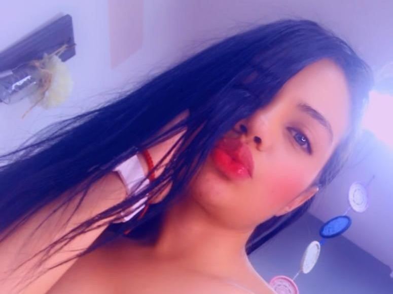 Foto de perfil de modelo de webcam de MiaRoberts19 