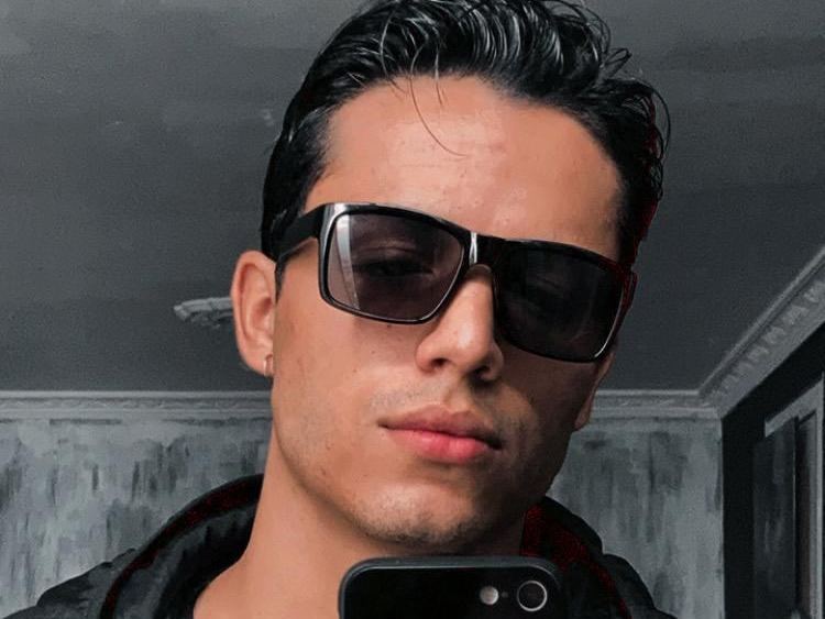 Imagen de perfil de modelo de cámara web de CHRISTIANGREYADAMS