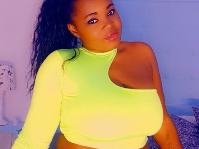 NaomiRoze cam model profile picture 