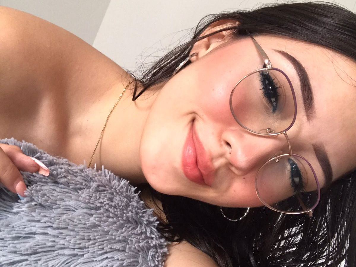 Aprilsexypetite profilbild på webbkameramodell 