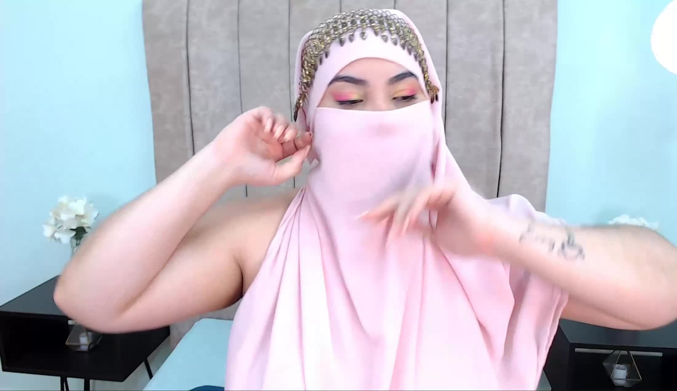 Interprete NaylaHadid Video 2