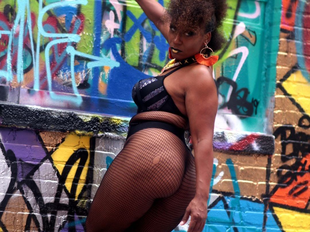 Foto de perfil de modelo de webcam de MiraLopez