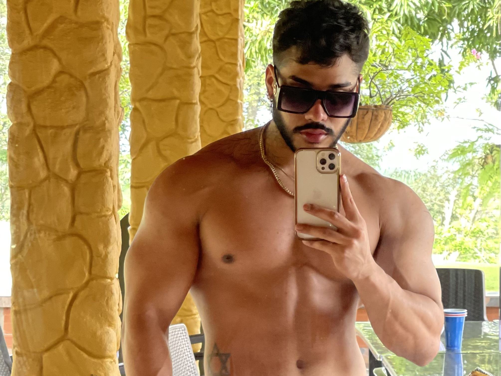 Image de profil du modèle de webcam ArtemisKaztman