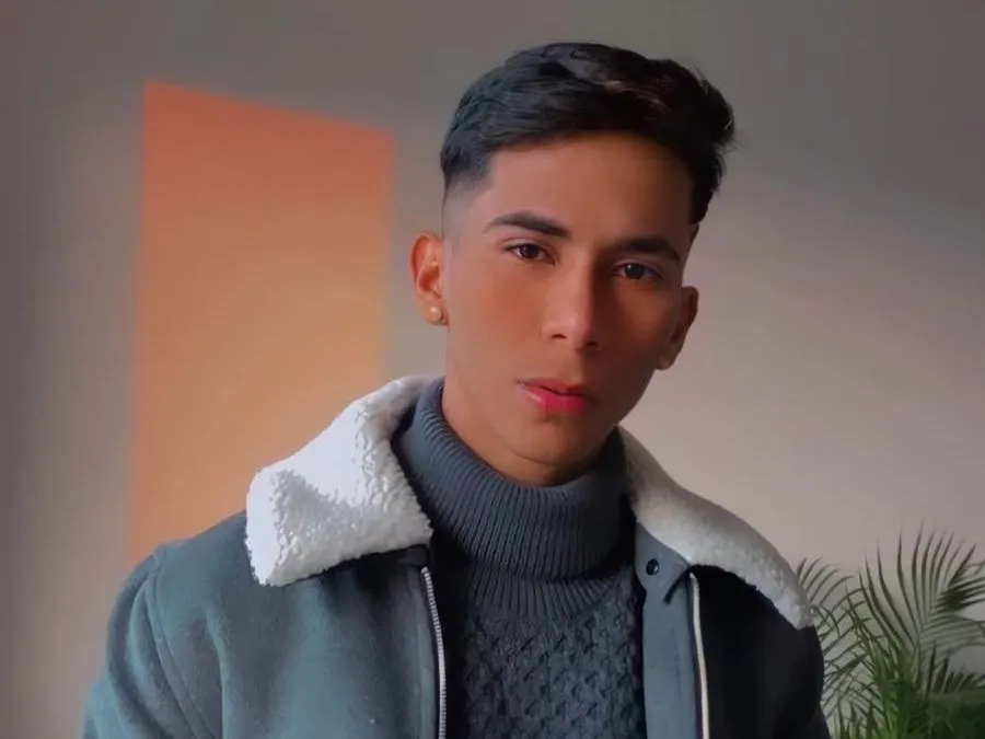dereklatin cam model profile picture