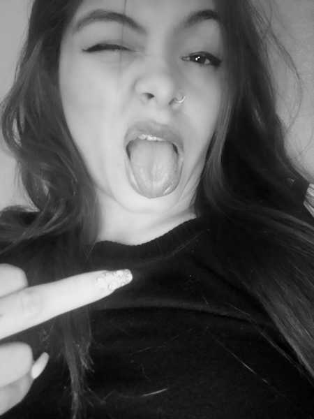 Performer InnocentAleja Photo 6