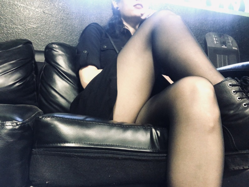 Interprète SmokinHotWitch Photo 1