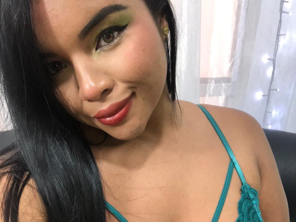 MariaJosee18 profilbild på webbkameramodell 