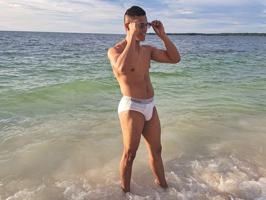 Imagen de perfil de modelo de cámara web de DavidyDaiisy