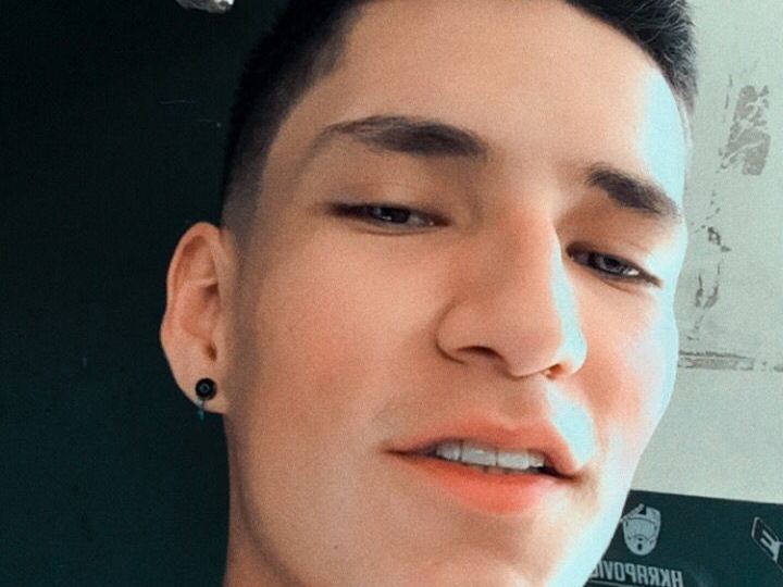 Foto de perfil de modelo de webcam de PervertyJulian18 