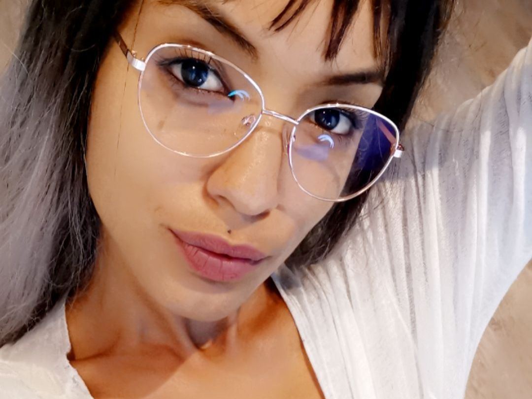 Image de profil du modèle de webcam xYourdreamgirlx