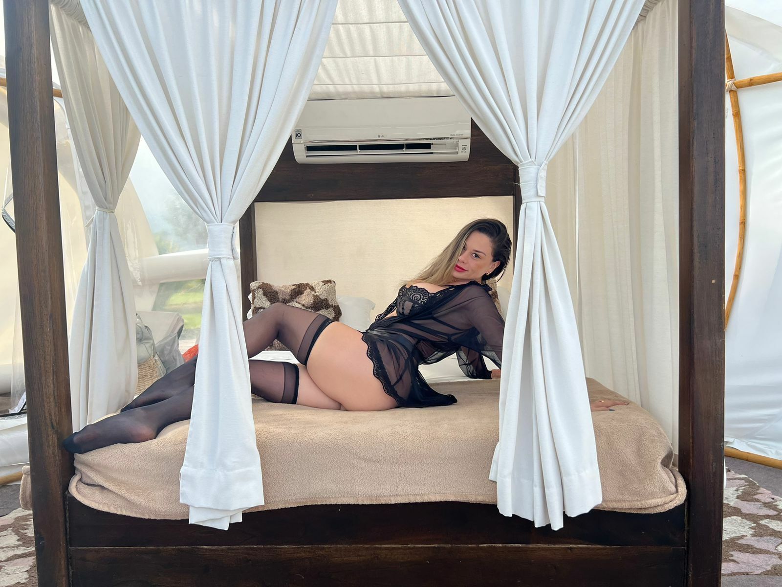 Performer asensualwoman Photo 9