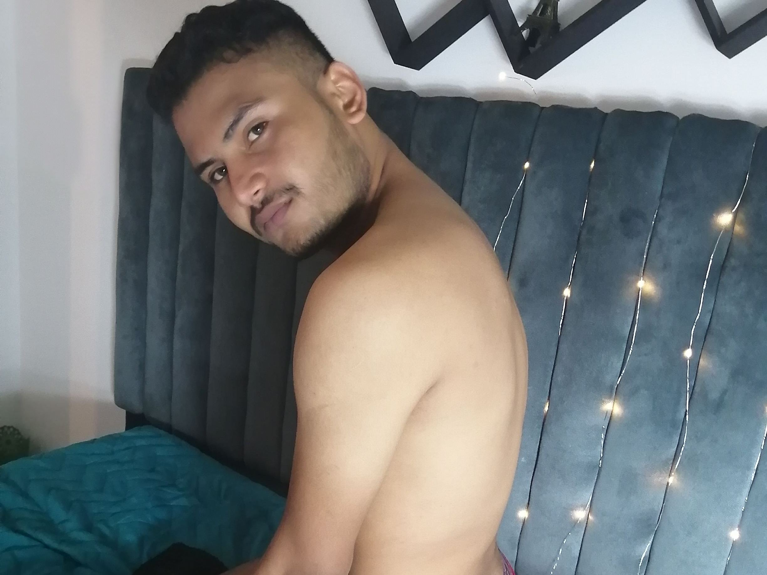 Foto de perfil de modelo de webcam de Noah28 