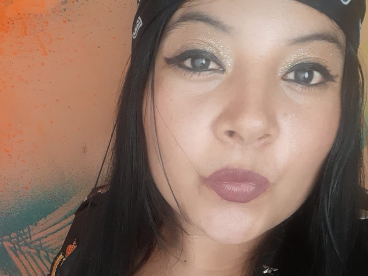 dulcemariaxue profilbild på webbkameramodell 