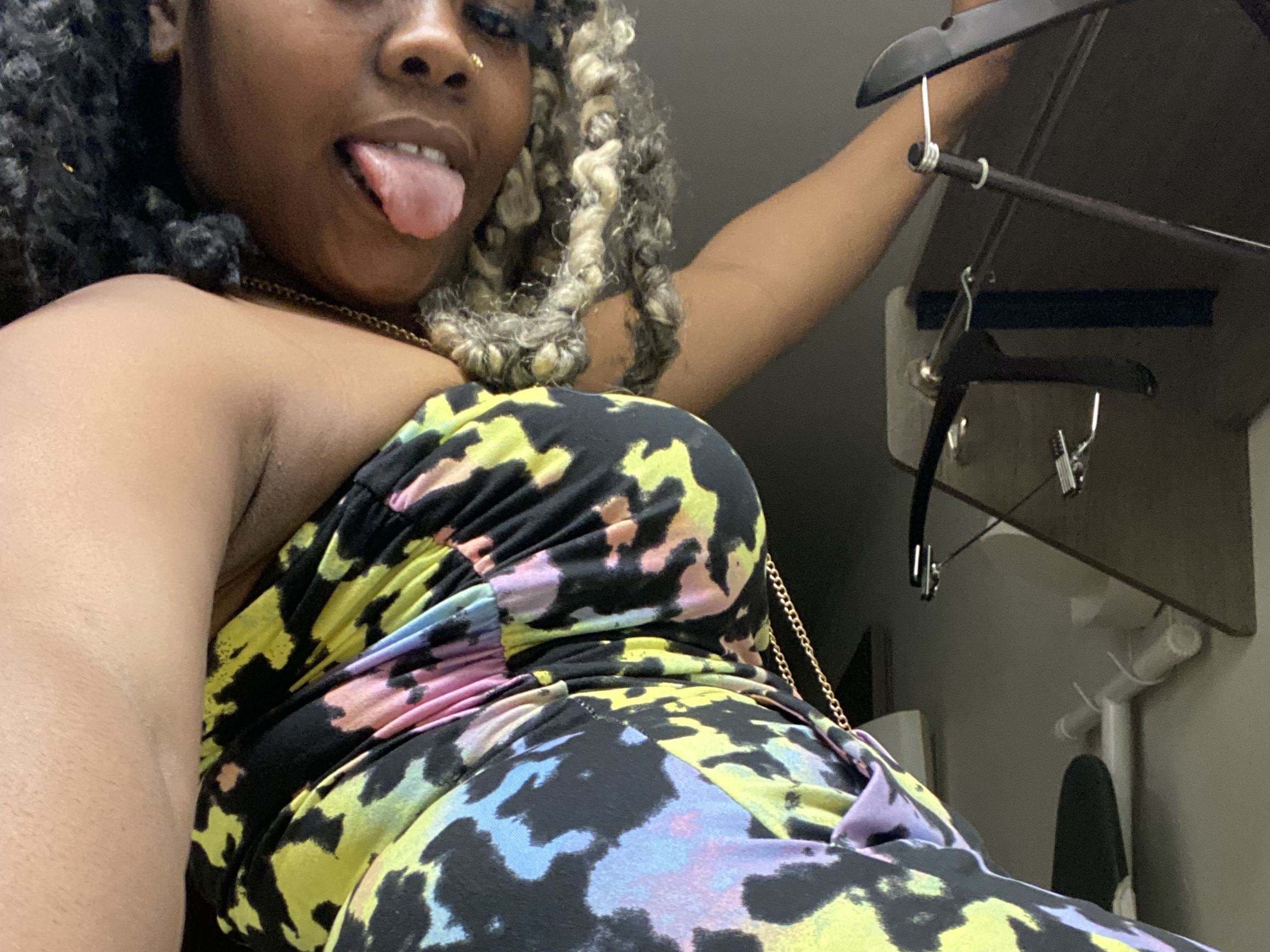 MonroeeBaptiste cam model profile picture 