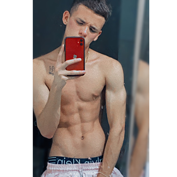 Performer CALVINJR18 Photo 1