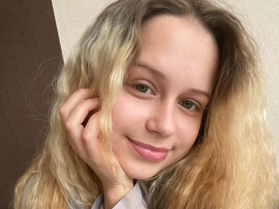 BlondyJess18 profilbild på webbkameramodell 