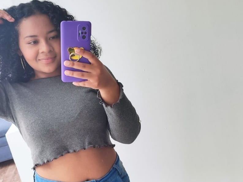 Imagen de perfil de modelo de cámara web de Carolainbrown