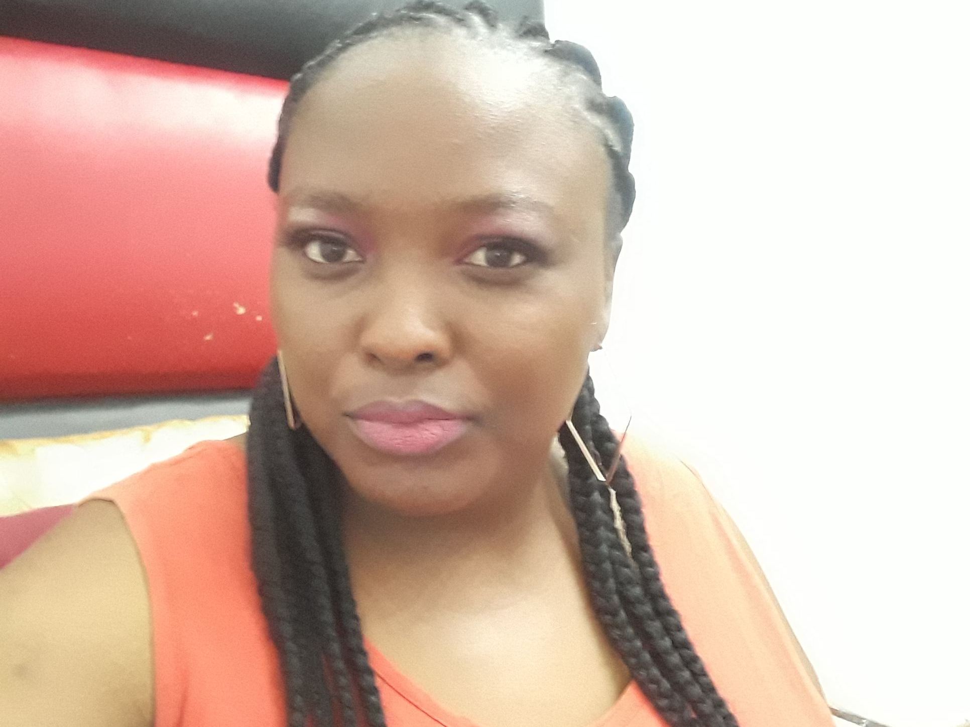 yummyboobs42 cam model profile picture