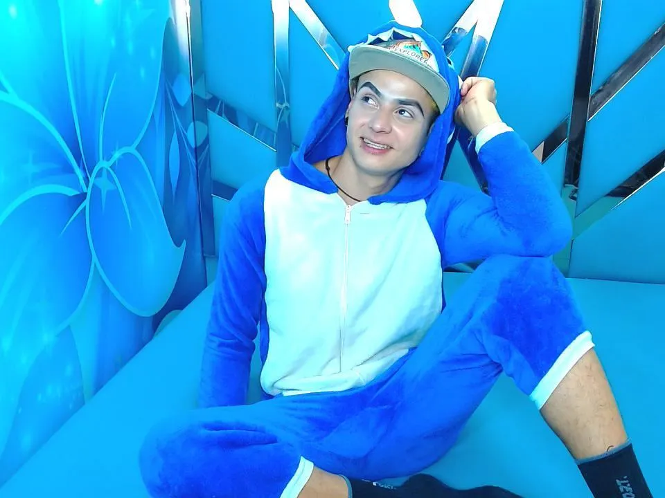 latinboyxx profilbild på webbkameramodell