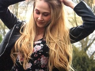 goldhairflower profilbild på webbkameramodell 