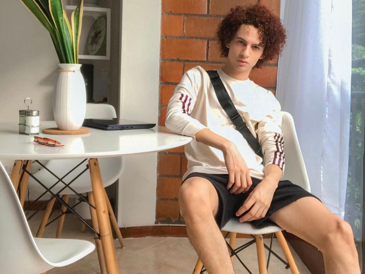 curlyboy18 profielfoto van cam model 