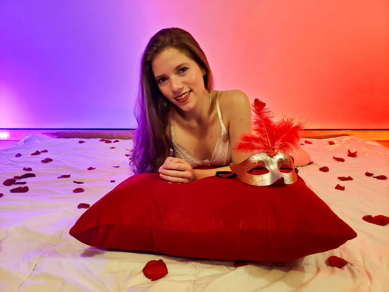 Performer MollySaenzz Photo 2