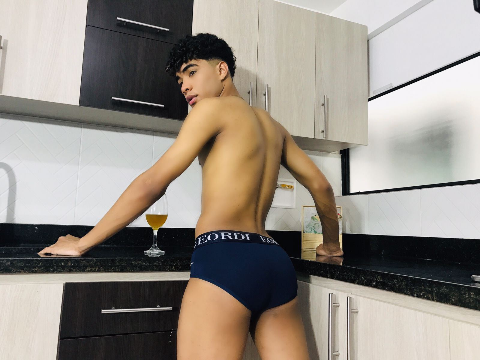 Tonnywalk cam model profile picture