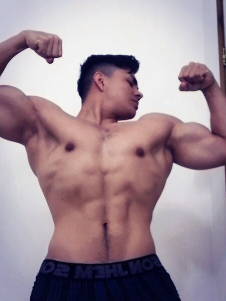 Utøver ChoreyThaiylor Bilde 4