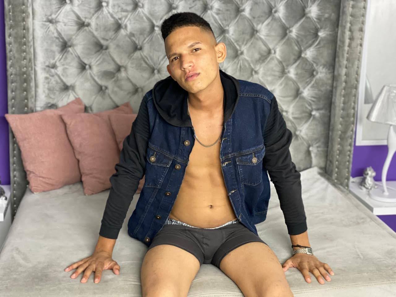 Latinnbadboy profielfoto van cam model 