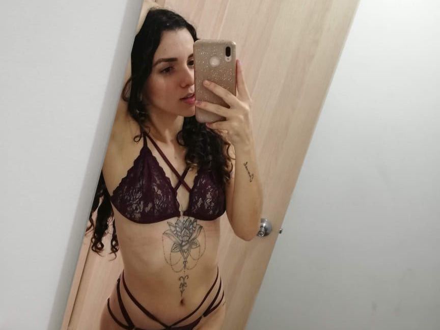 Imagen de perfil de modelo de cámara web de Sienna19