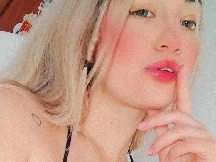 Imagen de perfil de modelo de cámara web de sarasofi18