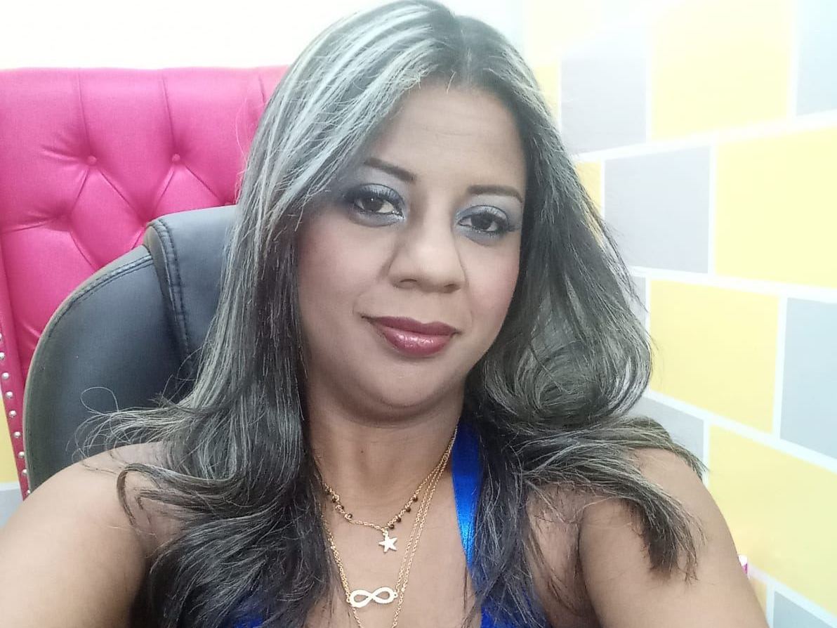 Foto de perfil de modelo de webcam de LuciaPaezz 