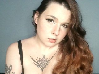 Imagen de perfil de modelo de cámara web de AlynaCarwen