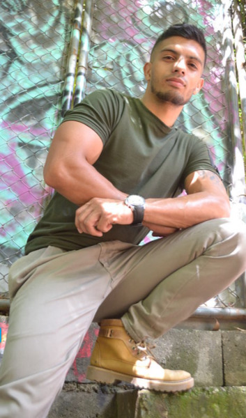 Performer DannSaenz Photo 1