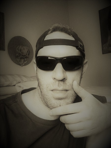 Intérprete AdamWhitely Foto 5