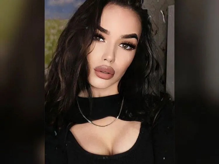 Imagen de perfil de modelo de cámara web de KandyRive