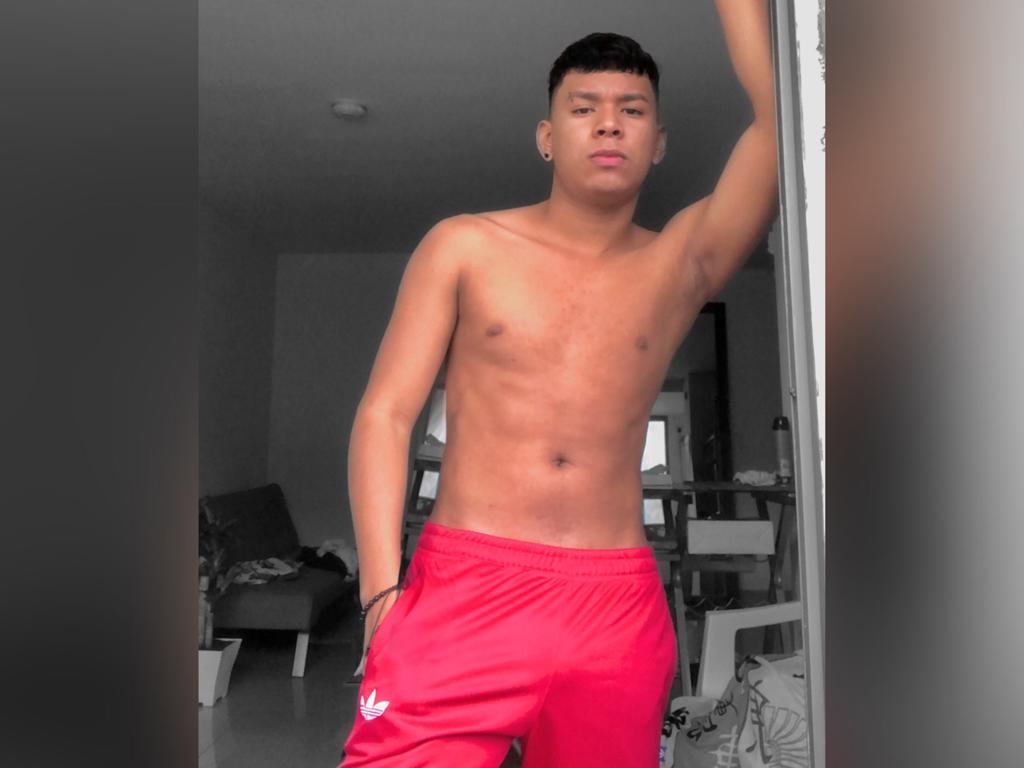 Imagen de perfil de modelo de cámara web de alejo20