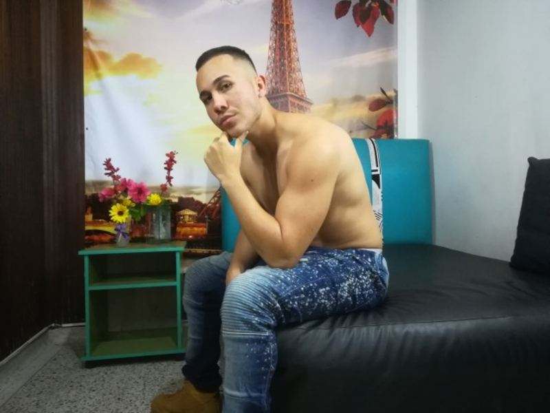 Image de profil du modèle de webcam dominux_mister