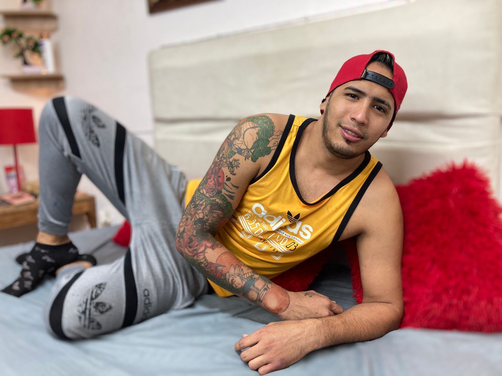 Foto de perfil de modelo de webcam de PerversedBoyChill333 