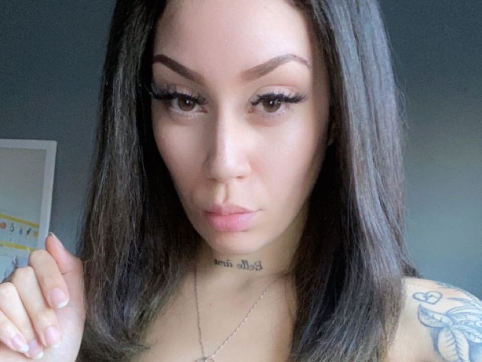 MonmonMinie profielfoto van cam model