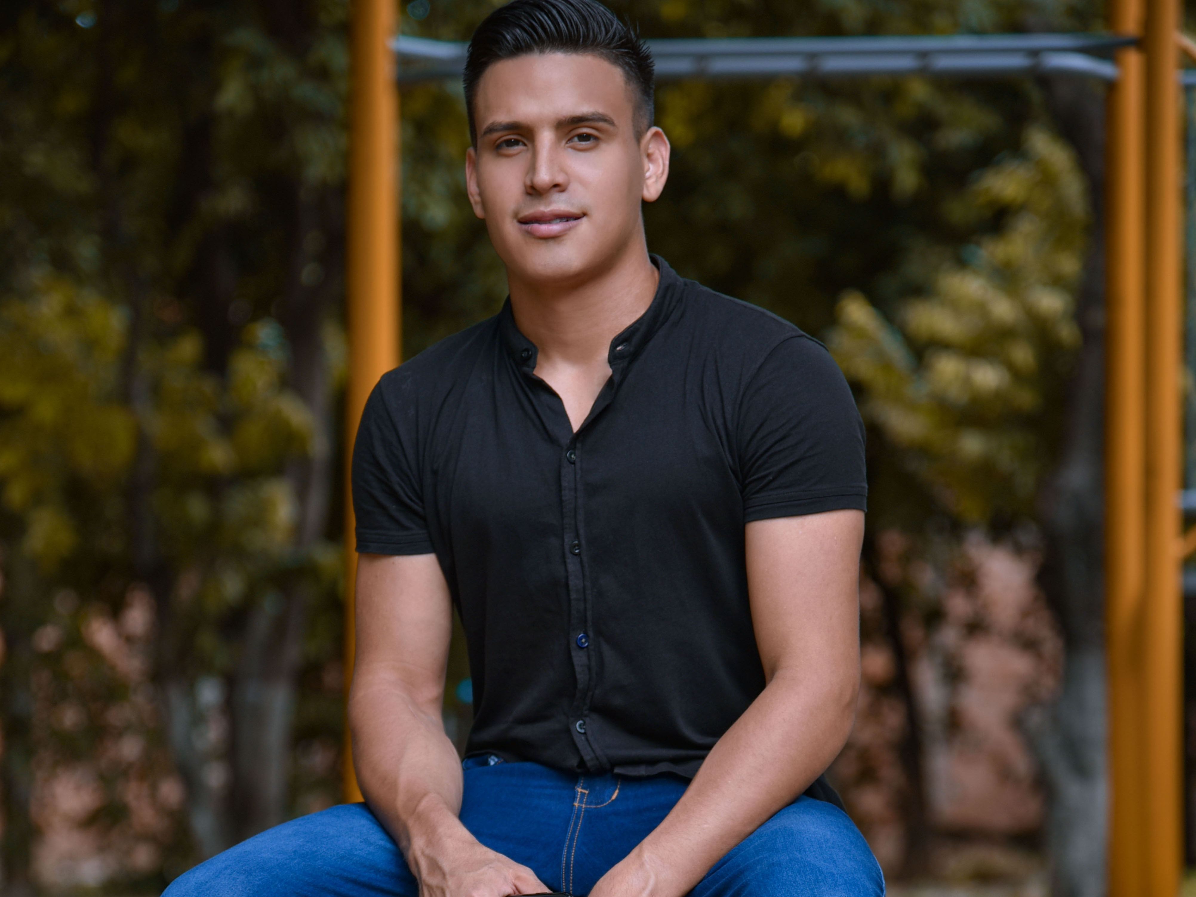 Imagen de perfil de modelo de cámara web de Kingsofthehouse