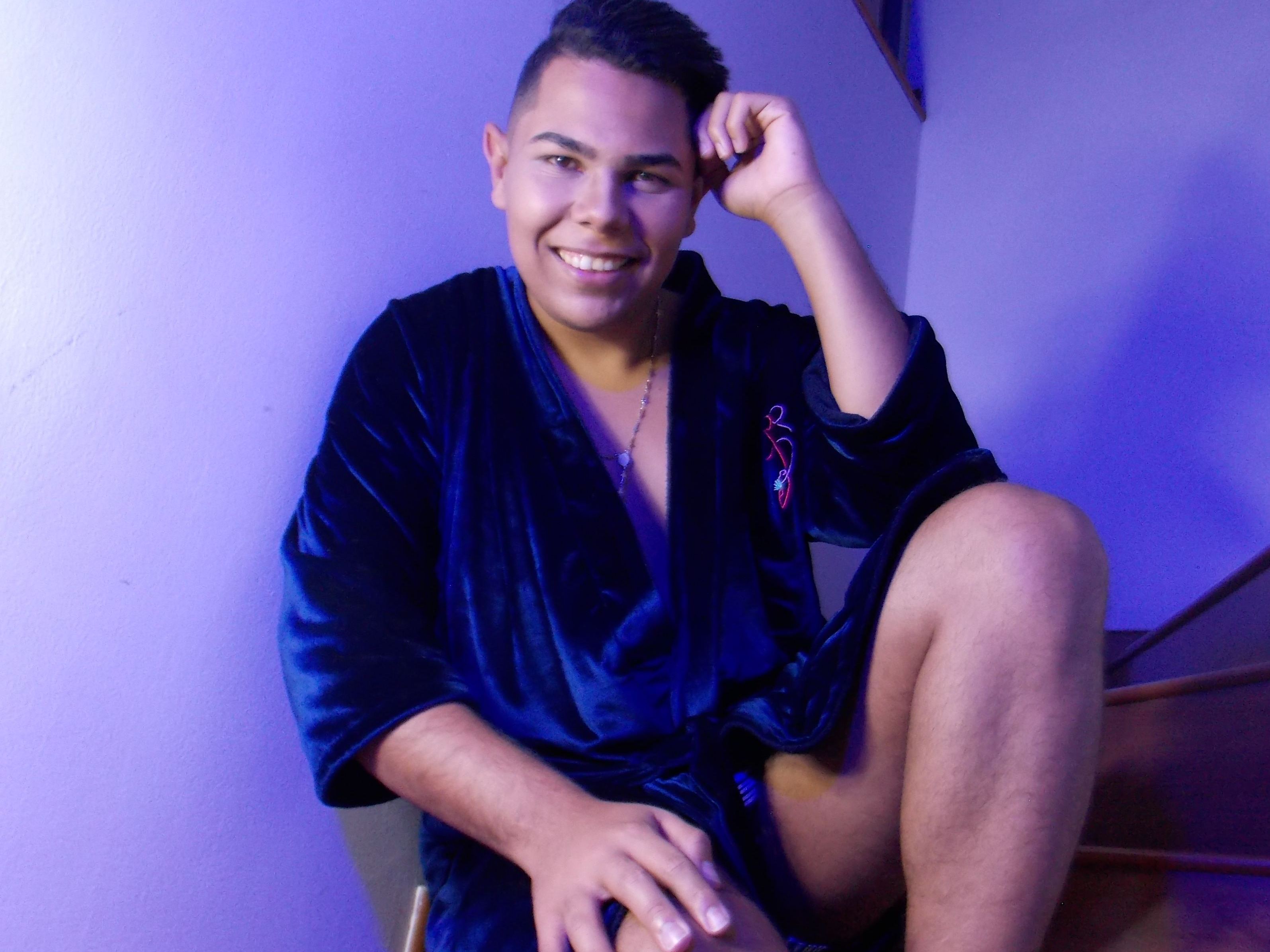 FELIPEZAMBRANO cam model profile picture 