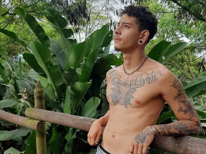 ZionnLatin cam model profile picture