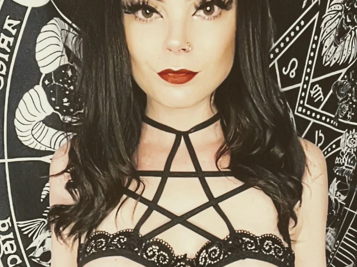 BettiePain profielfoto van cam model