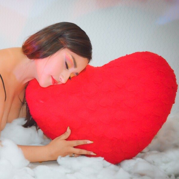 Interprète AnnabellaHutchi Photo 8